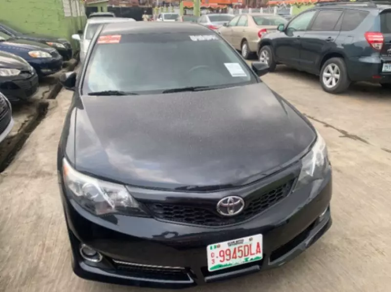 Toyota Camry   - 2014