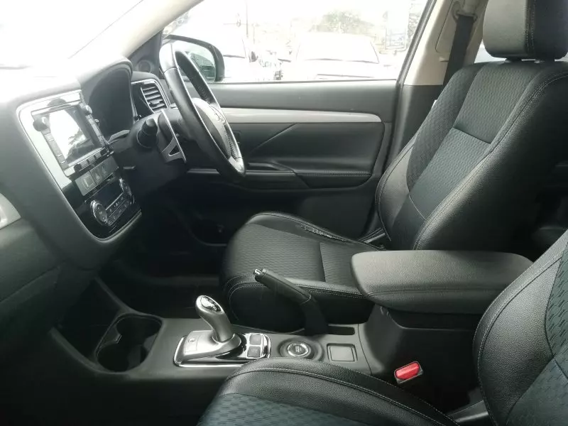 Mitsubishi OUTLANDER   - 2013