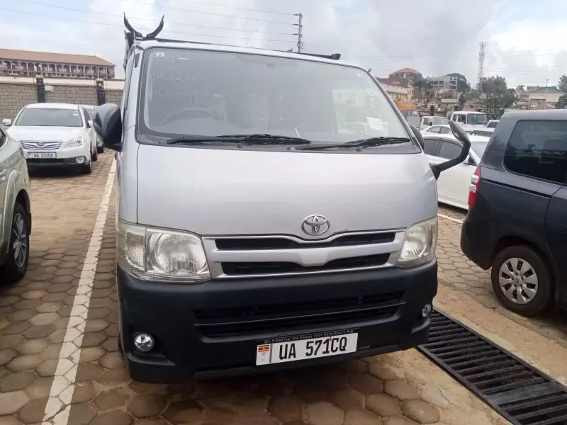 Toyota Hiace - 2014