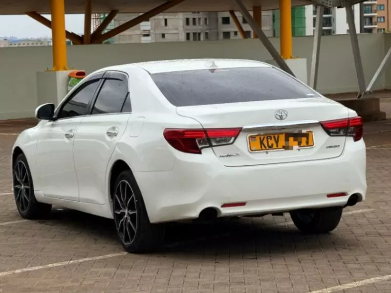 Toyota Mark X   - 2013