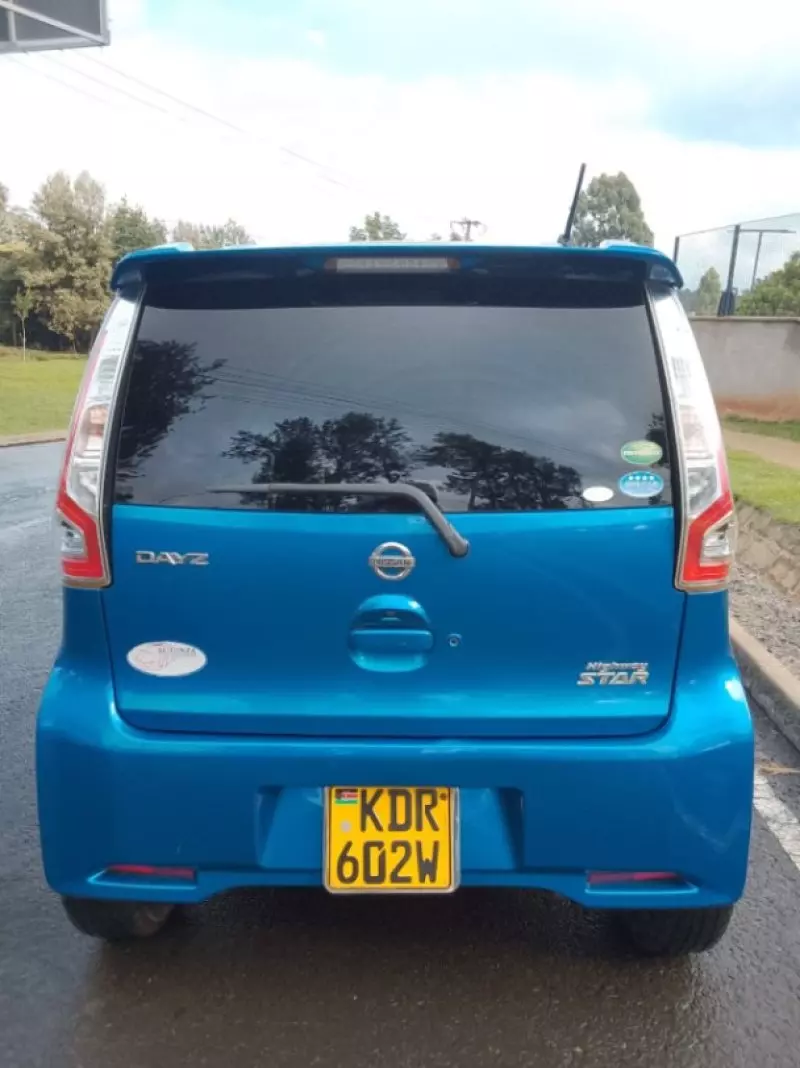 Nissan Bluebird   - 2017