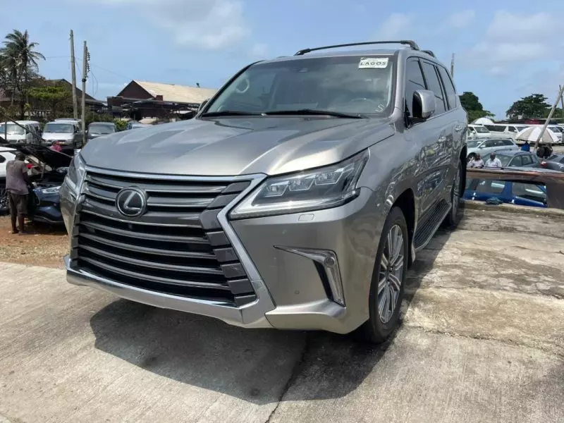 Lexus LX 570   - 2016