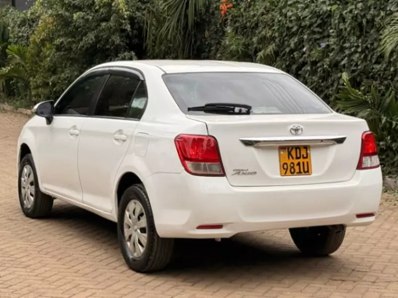 Toyota Axio    - 2015