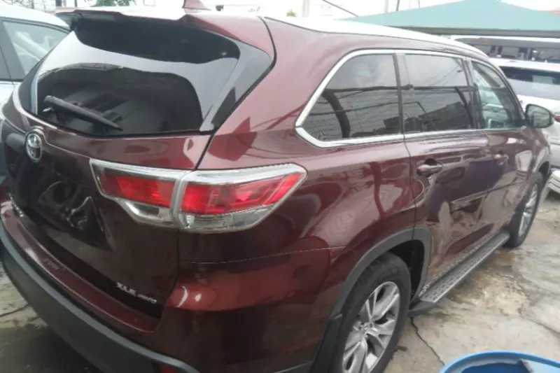 Toyota Highlander   - 2015
