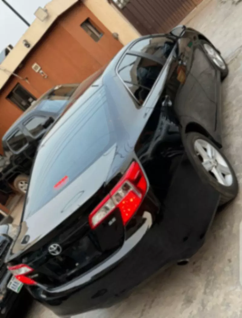 Toyota Camry   - 2013