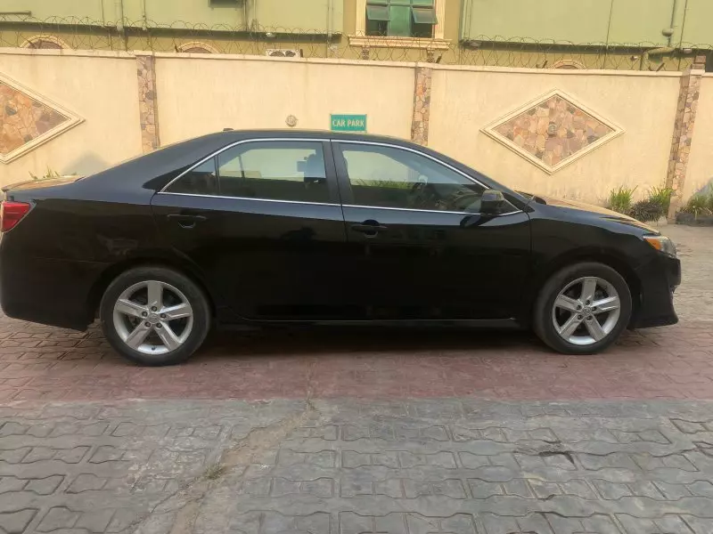 Toyota Camry   - 2014
