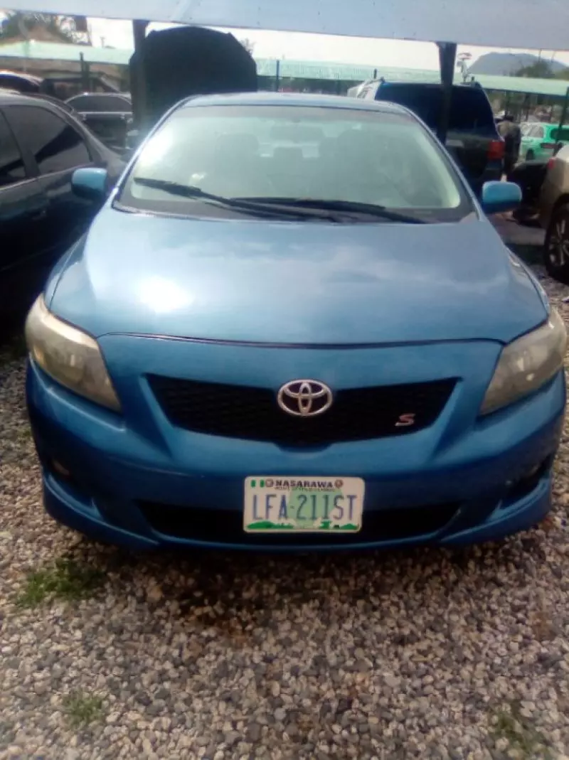 Toyota corolla   - 2009