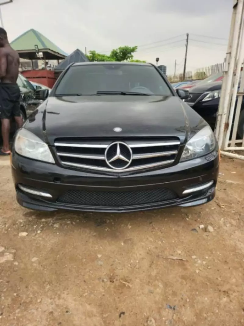 Mercedes-Benz C 300   - 2011