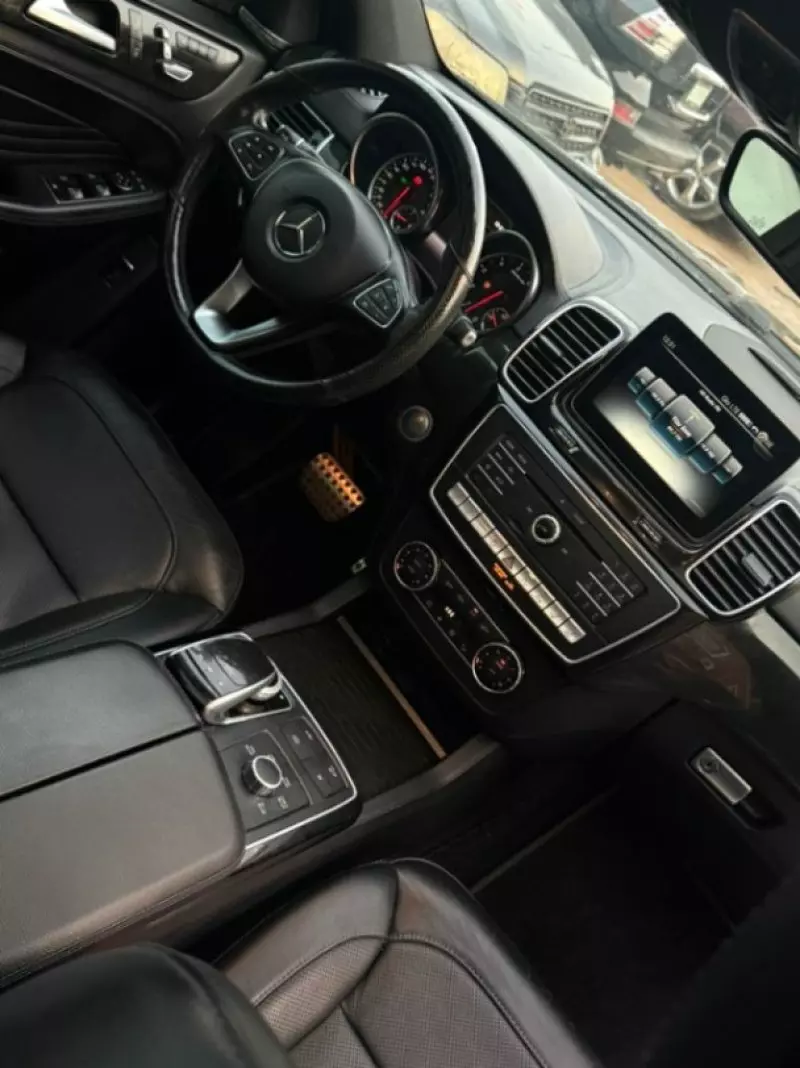 Mercedes-Benz GLE-Class   - 2018