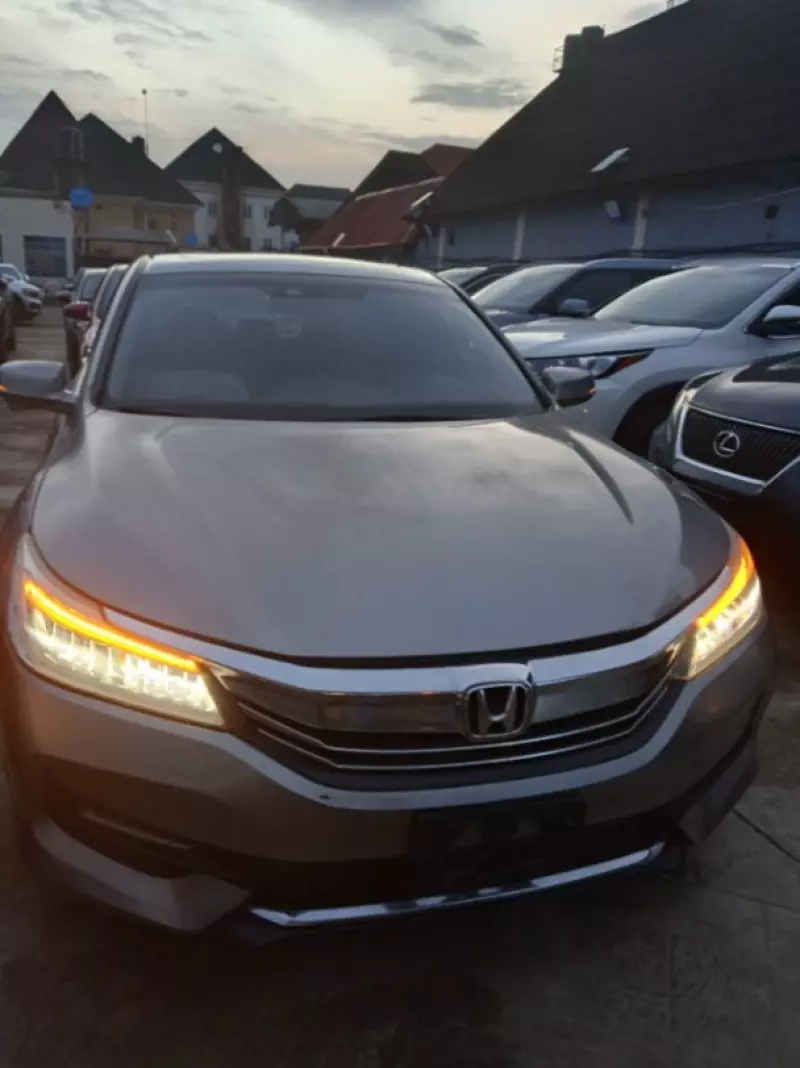 Honda Accord   - 2016