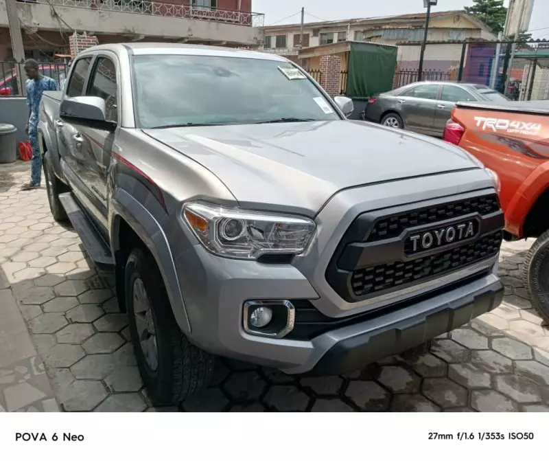 Toyota Tacoma   - 2018