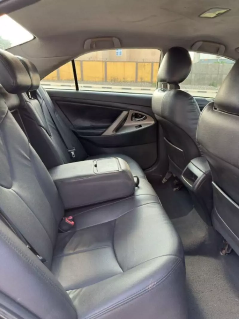 Toyota Camry   - 2009