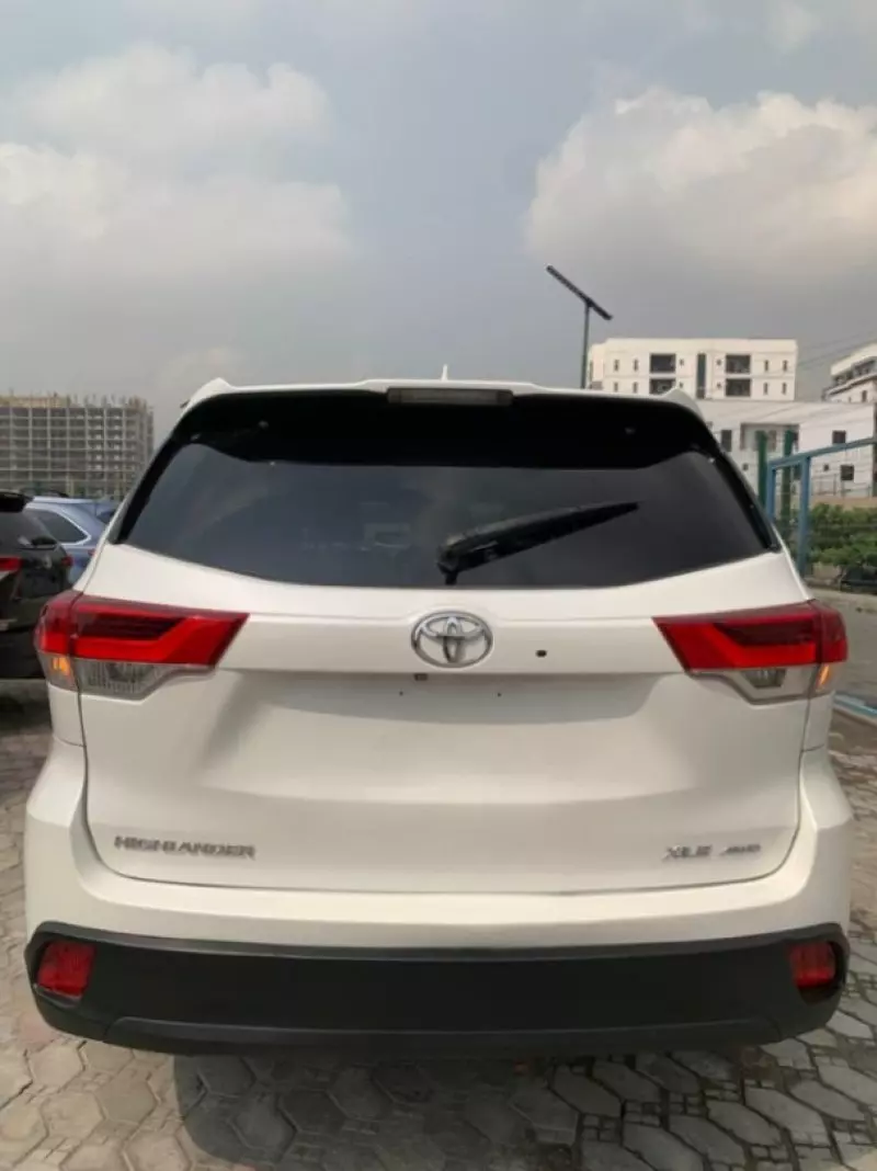 Toyota Highlander - 2015