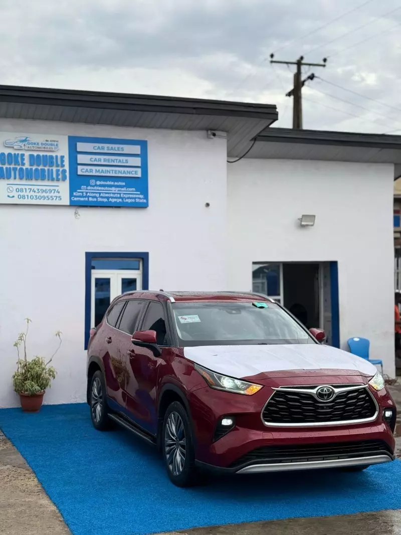 Toyota Highlander   - 2021