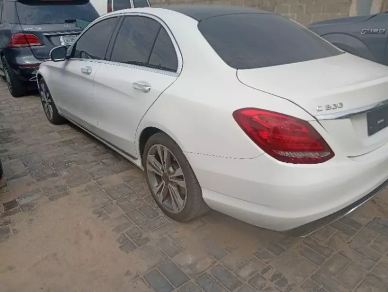 Mercedes-Benz C 300   - 2015
