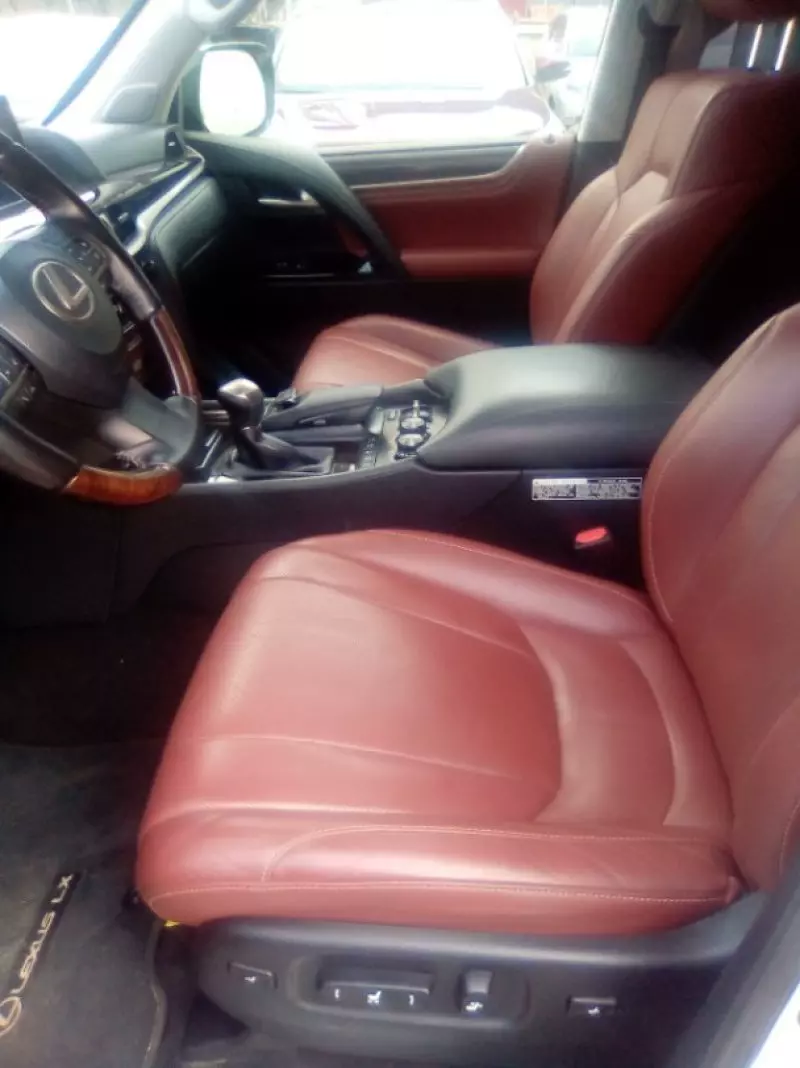 Lexus LX 570   - 2019