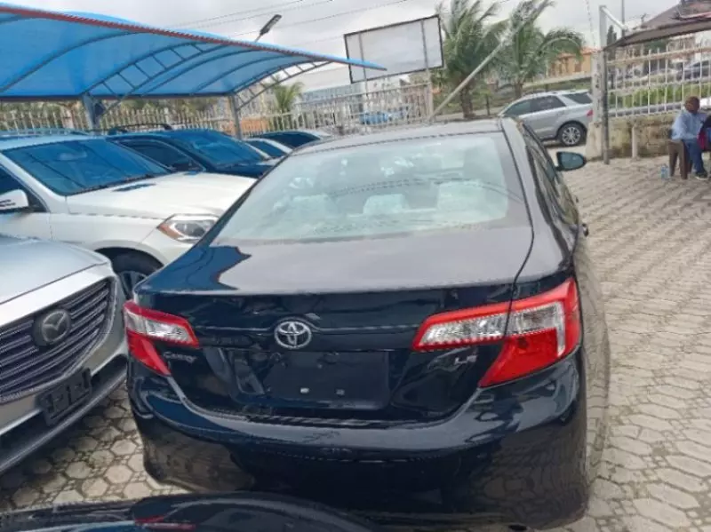 Toyota Camry   - 2014