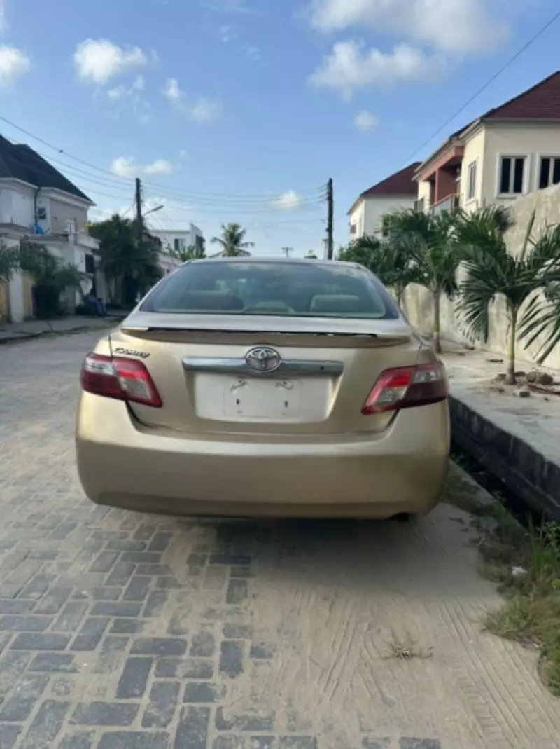 Toyota Camry   - 2008