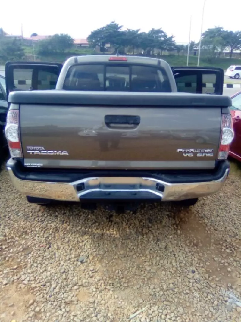 Toyota Tacoma   - 2015