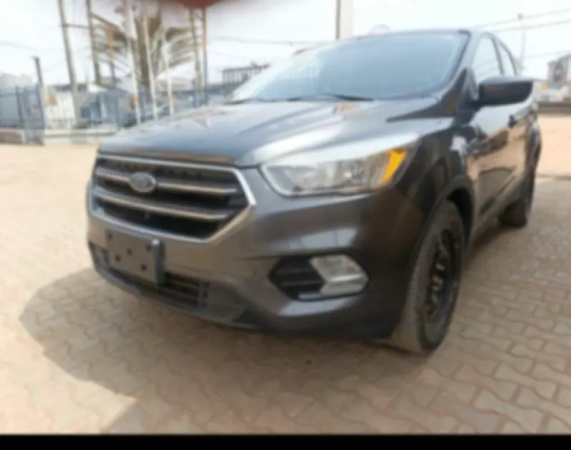 Ford Escape   - 2017