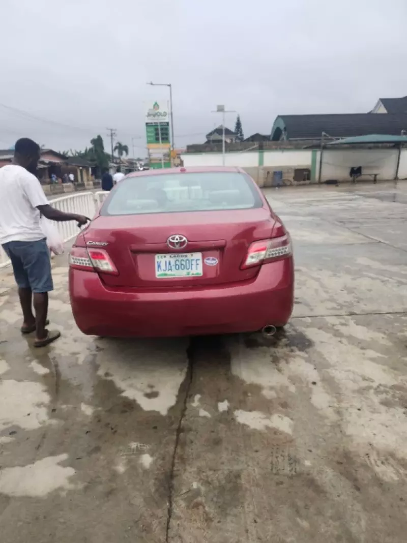 Toyota Camry   - 2009