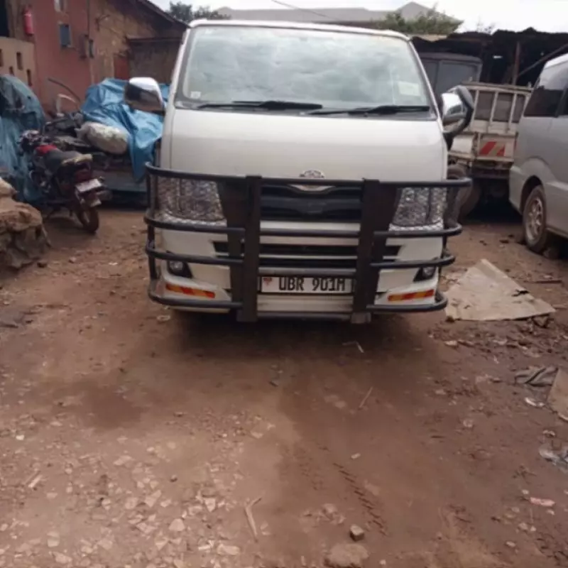 Toyota Hiace   - 2010
