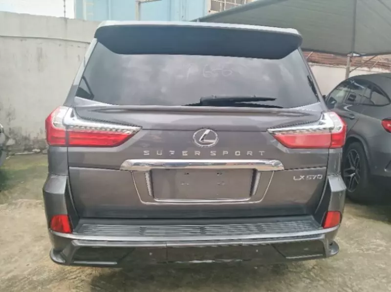 Lexus LX 570