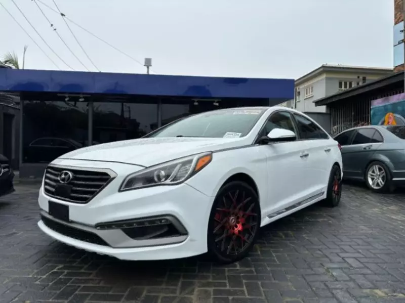 Hyundai Sonata   - 2015
