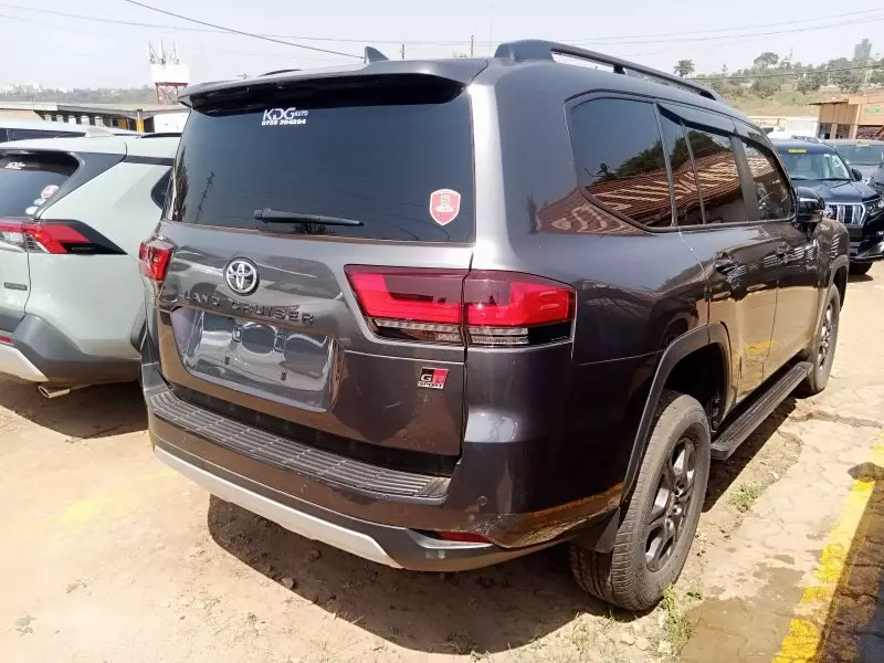 Toyota Land Cruiser   - 2023