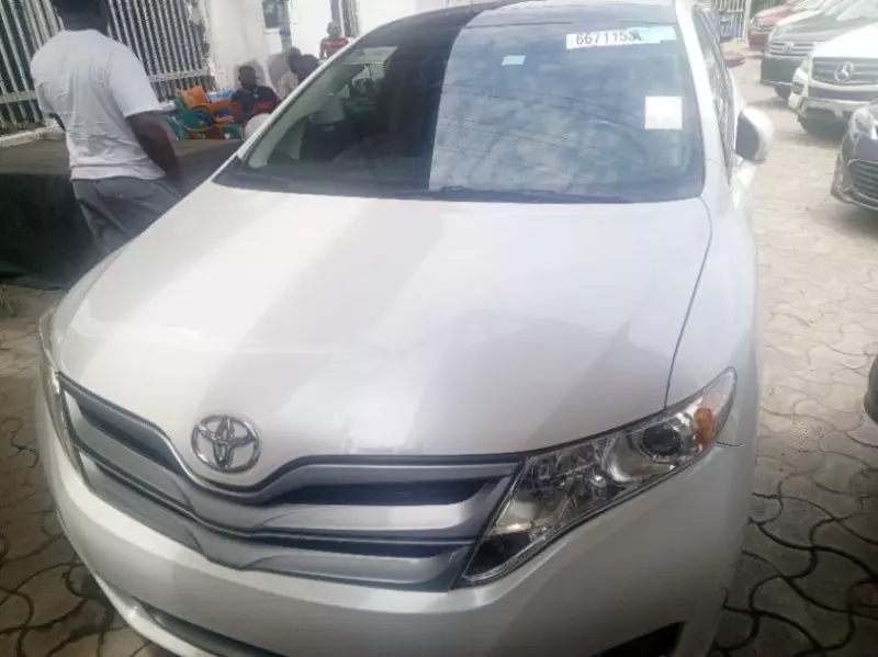 Toyota Venza   - 2012