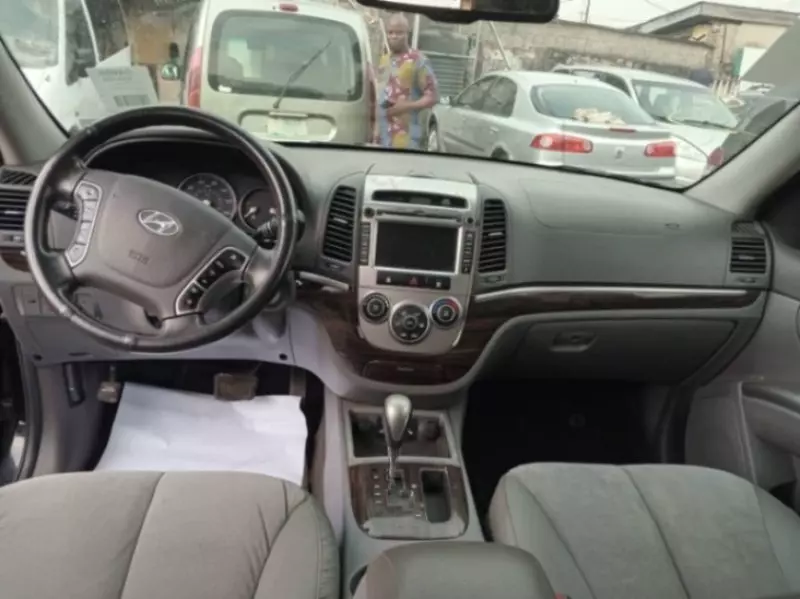 Hyundai Santa Fe - 2012