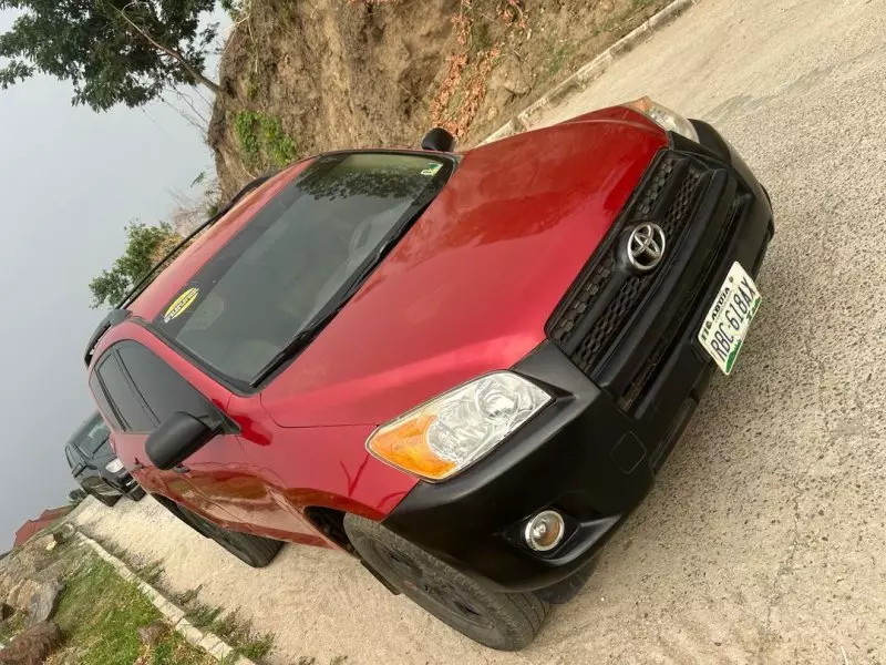 Toyota RAV4   - 2010