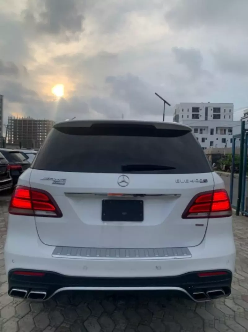 Mercedes-Benz GLE 400