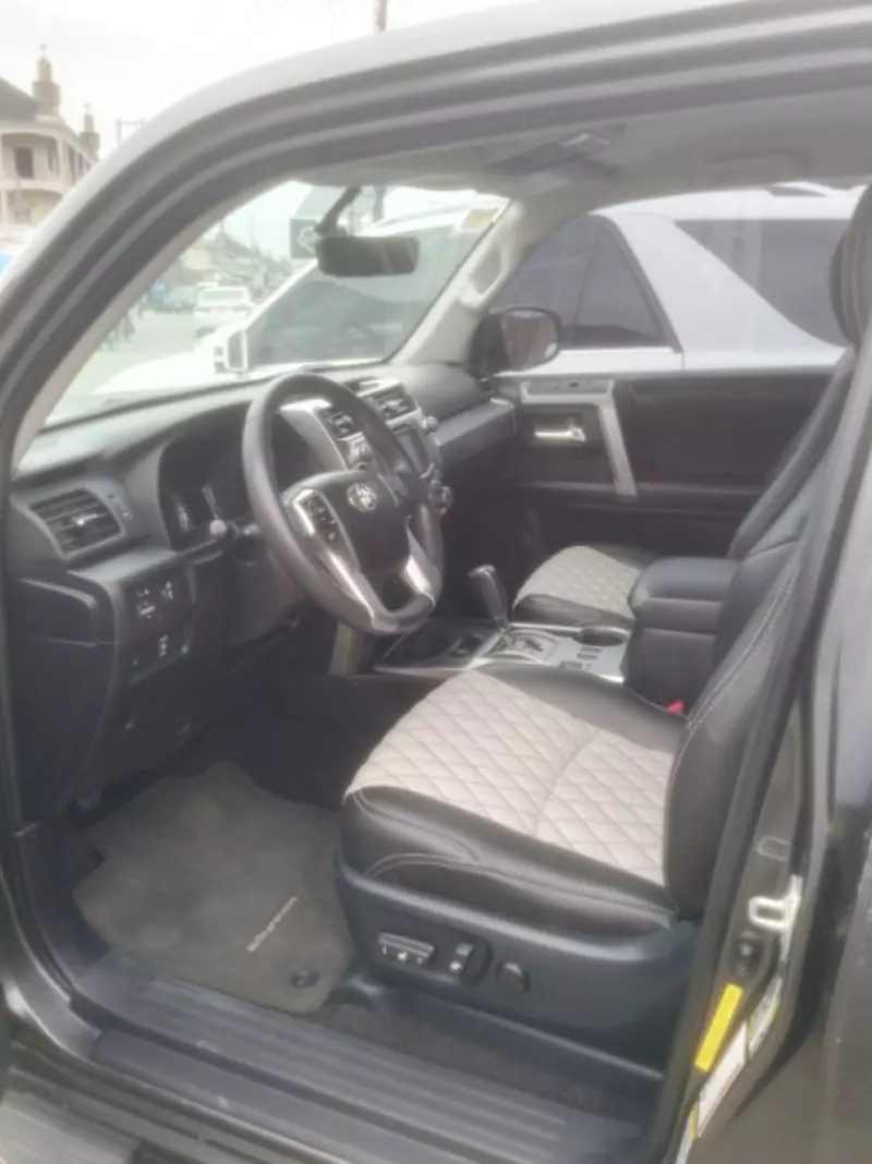 Toyota 4-Runner   - 2017
