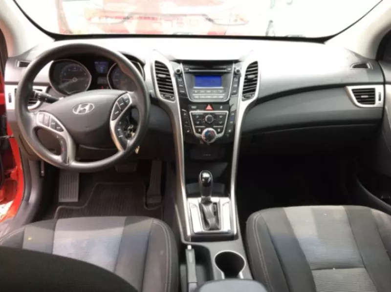Hyundai Elantra   - 2013