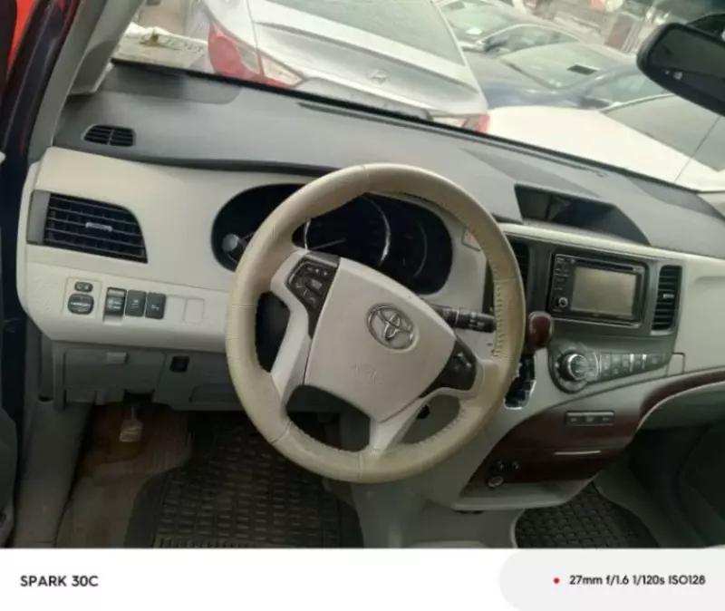 Toyota Sienna   - 2013