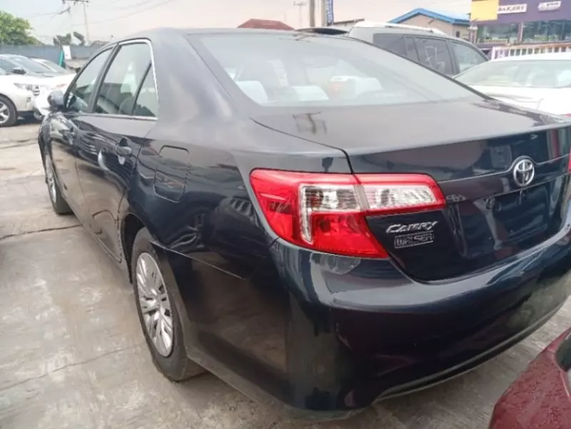 Toyota Camry - 2012