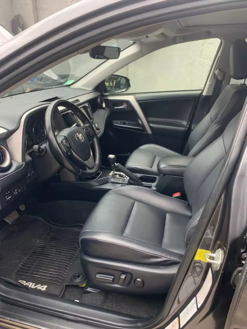 Toyota RAV 4   - 2017