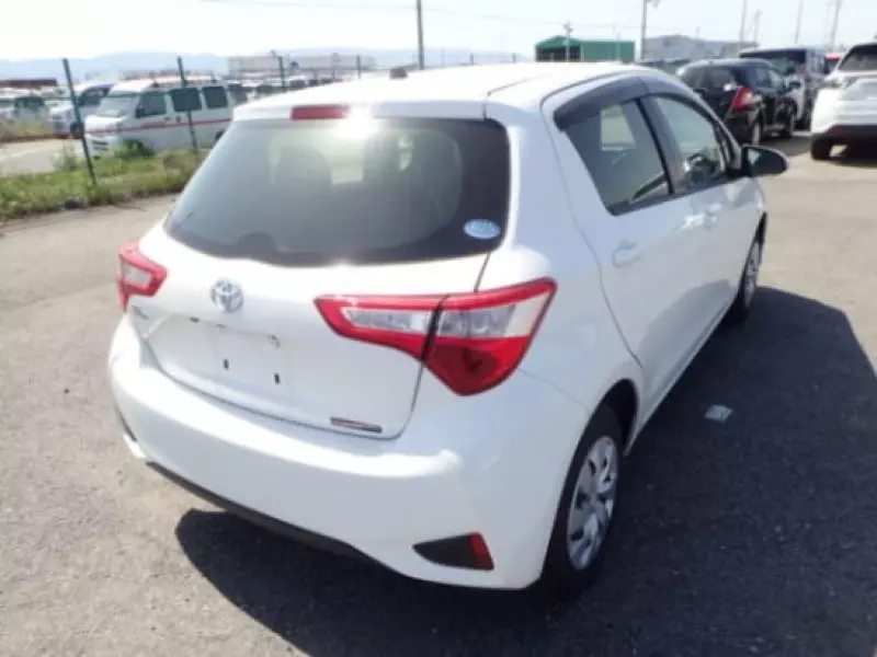 Toyota Vitz   - 2018