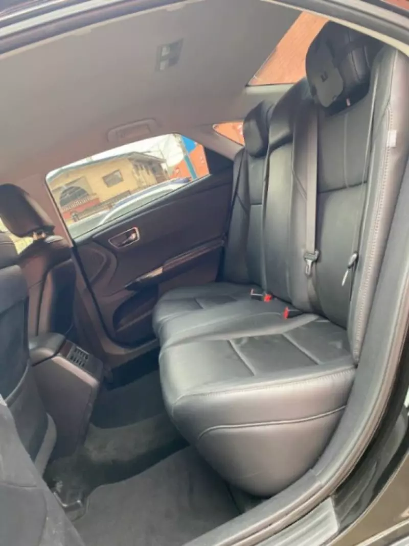 Toyota Avalon   - 2013