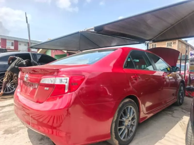Toyota Camry   - 2014
