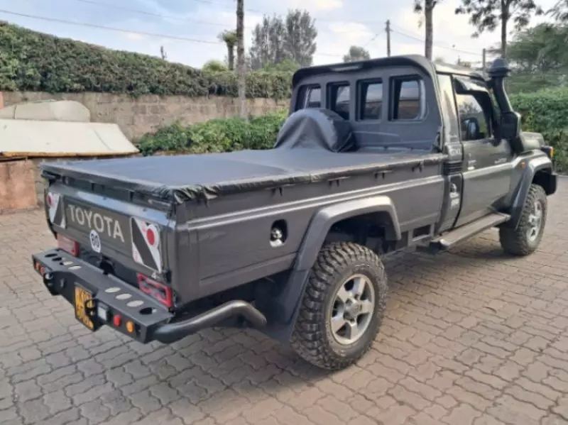 Toyota Landcruiser   - 2013