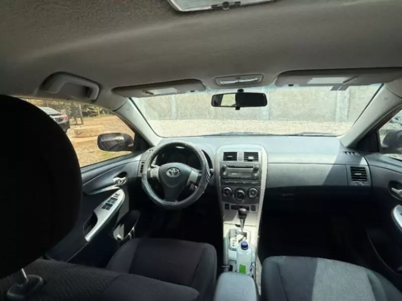 Toyota Corolla   - 2010