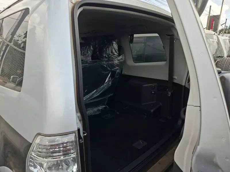 Mitsubishi Pajero   - 2011