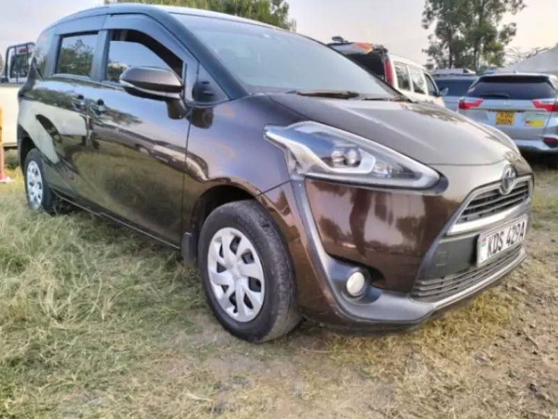 Toyota Sienta   - 2017