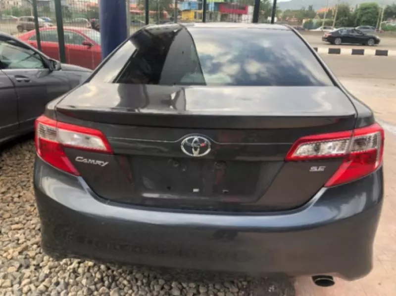 Toyota camry   - 2013