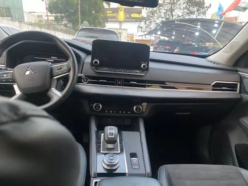Mitsubishi OUTLANDER   - 2022