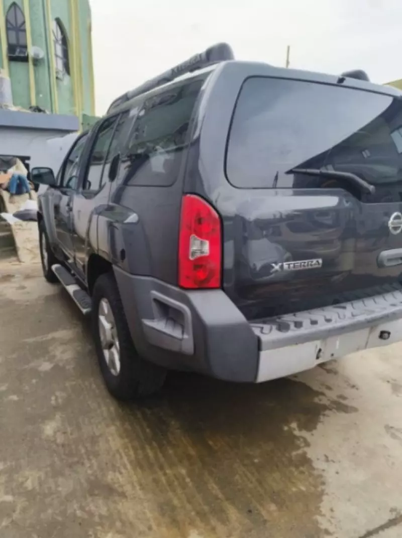 Nissan Xterra   - 2010
