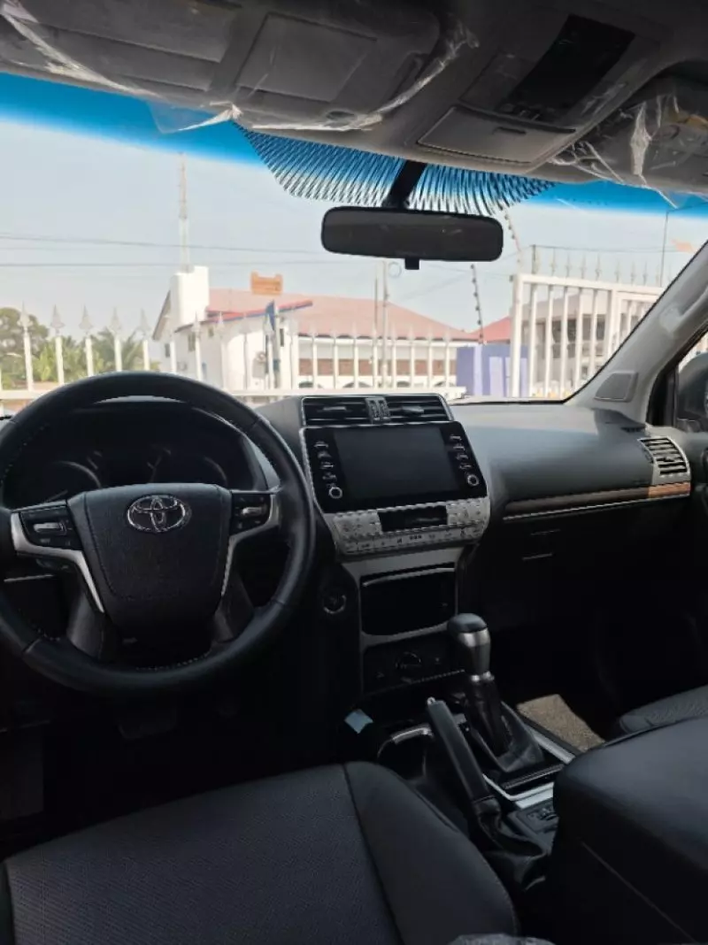 Toyota Landcruiser Prado   -