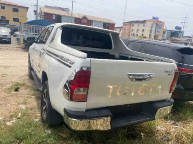 Toyota Hilux